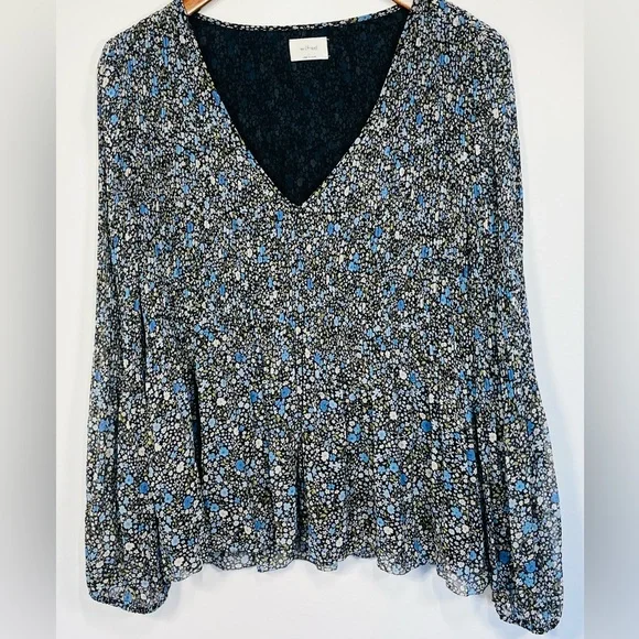Aritzia Wilfred Pleated Floral Daydreamer V-Neck blouse, long sleeve comfy Large - Picture 2 of 6
